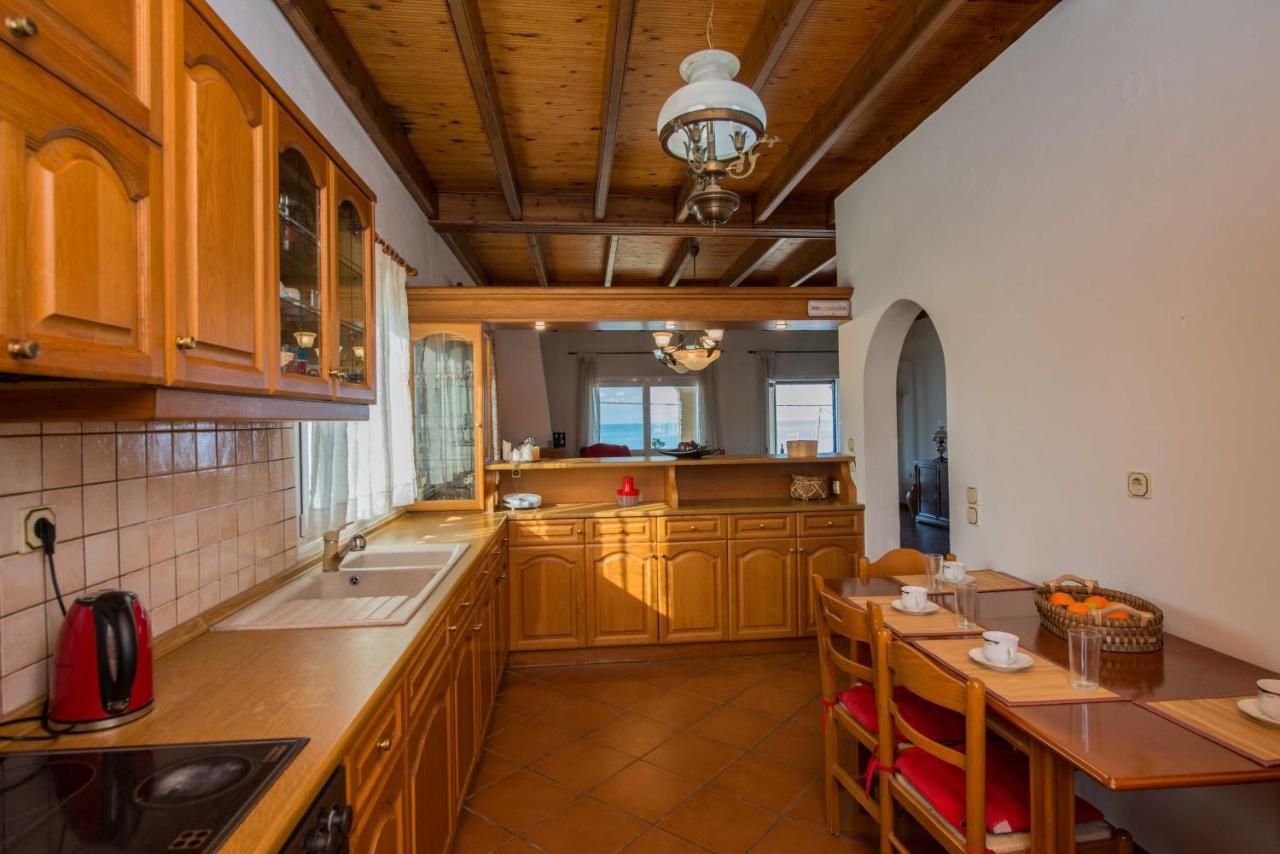 אצ'ארבי Frosos Beachfront Maisonette Acharavi מראה חיצוני תמונה
