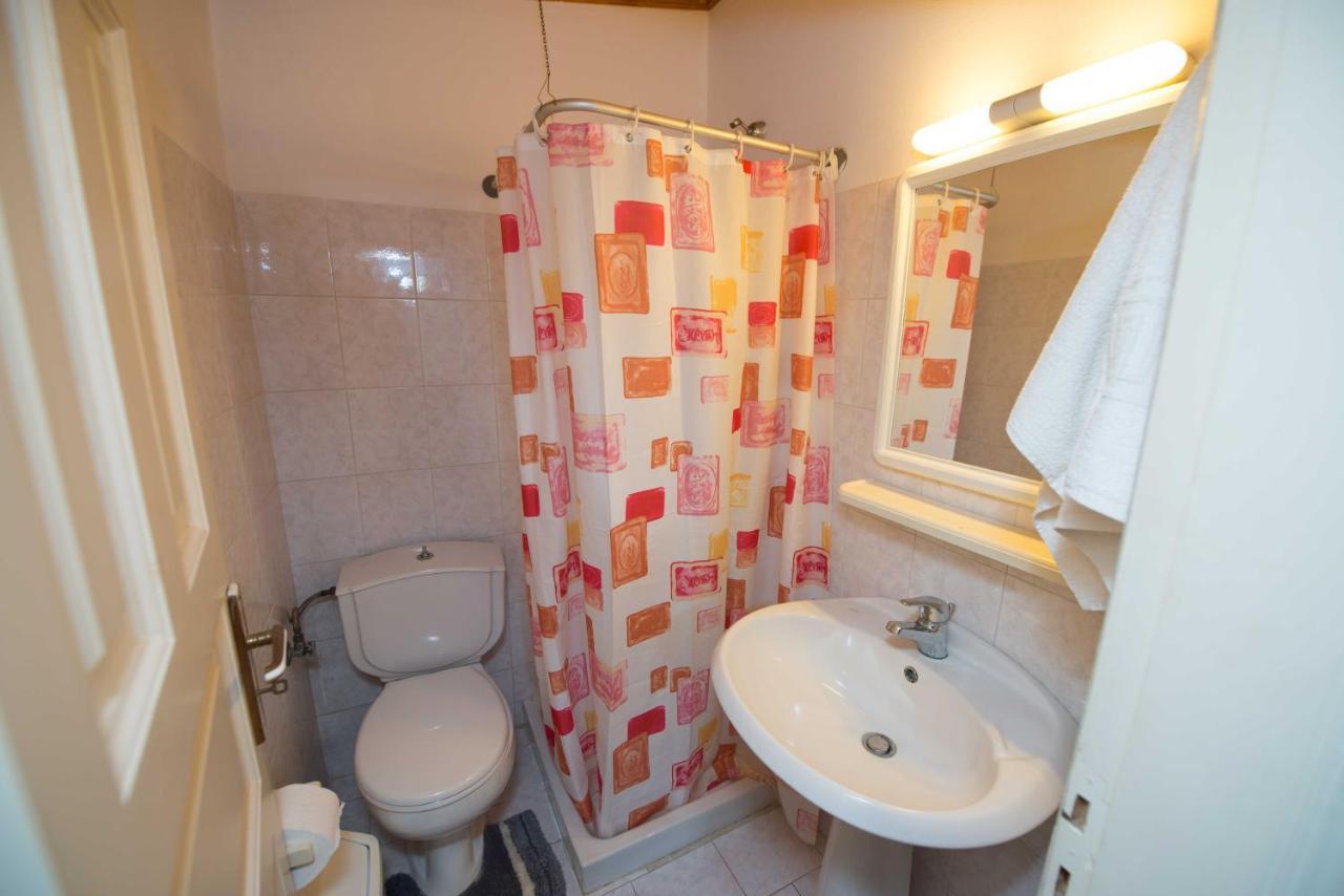 אצ'ארבי Frosos Beachfront Maisonette Acharavi מראה חיצוני תמונה