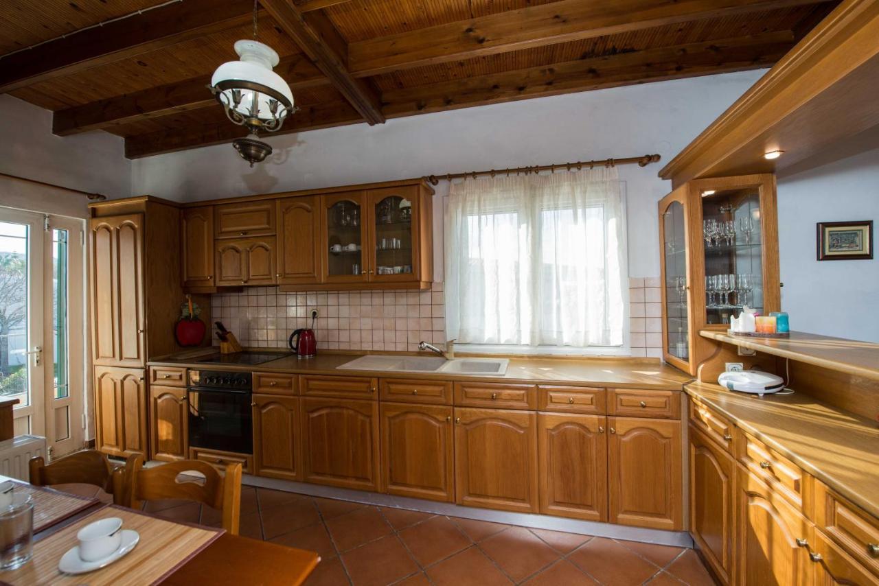 אצ'ארבי Frosos Beachfront Maisonette Acharavi מראה חיצוני תמונה