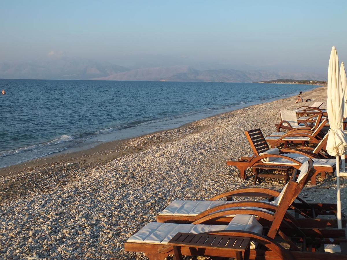 אצ'ארבי Frosos Beachfront Maisonette Acharavi מראה חיצוני תמונה
