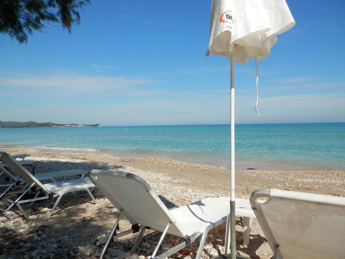 אצ'ארבי Frosos Beachfront Maisonette Acharavi מראה חיצוני תמונה